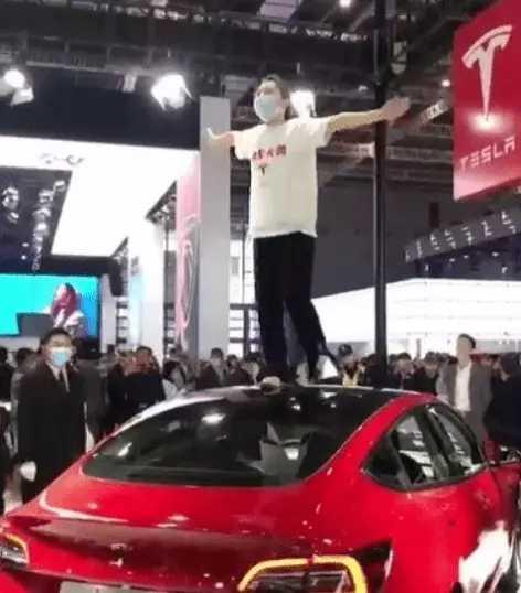 网友爆料特斯拉加塞视频,网友曝光现场视频  第1张